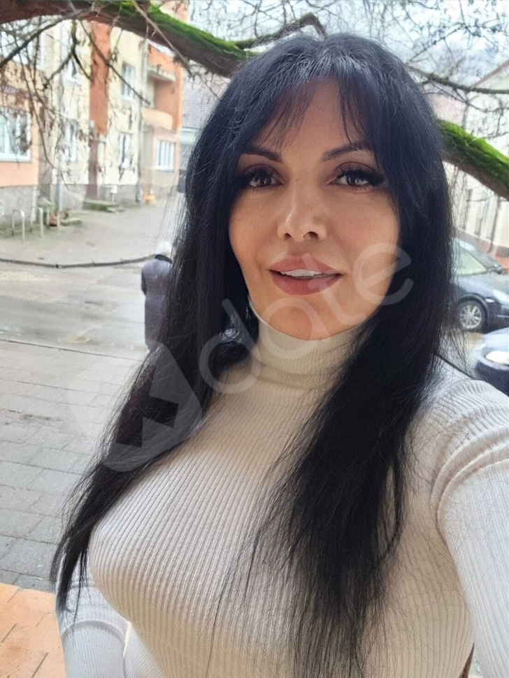 Advertisement (8387246) - Oksana 4