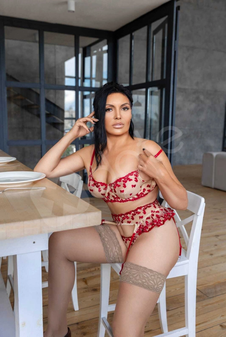 Advertisement (8404477) - Oksana 4