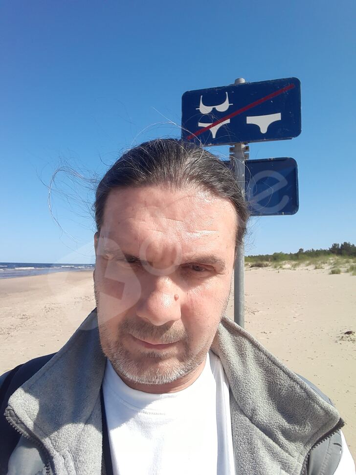 Advertisement (7466839) - DimDimic 1