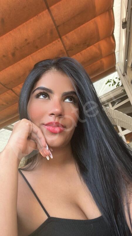 LatinaZarah1901205