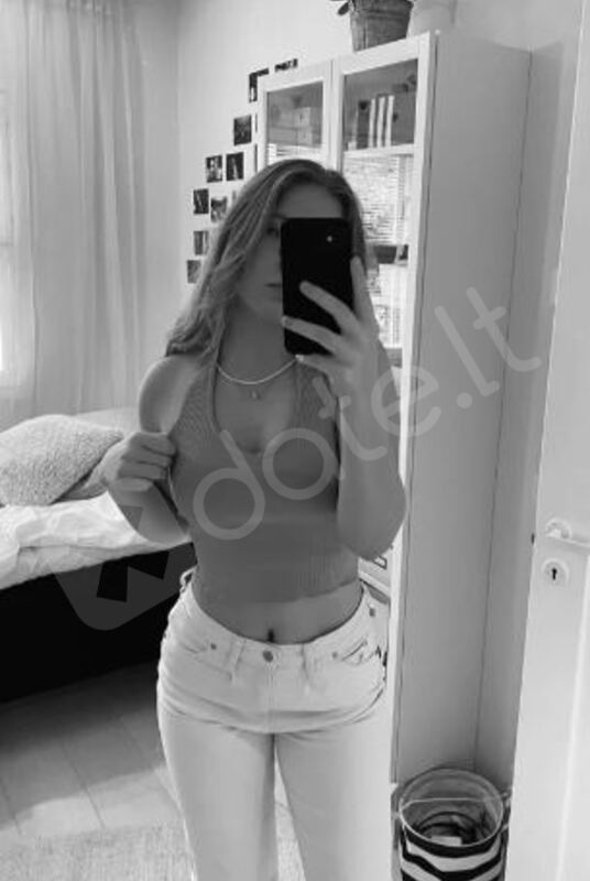 Yanna2927740