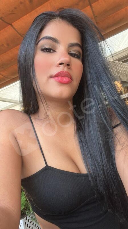 LatinaZarah1901203