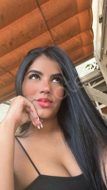 LatinaZarah1901196
